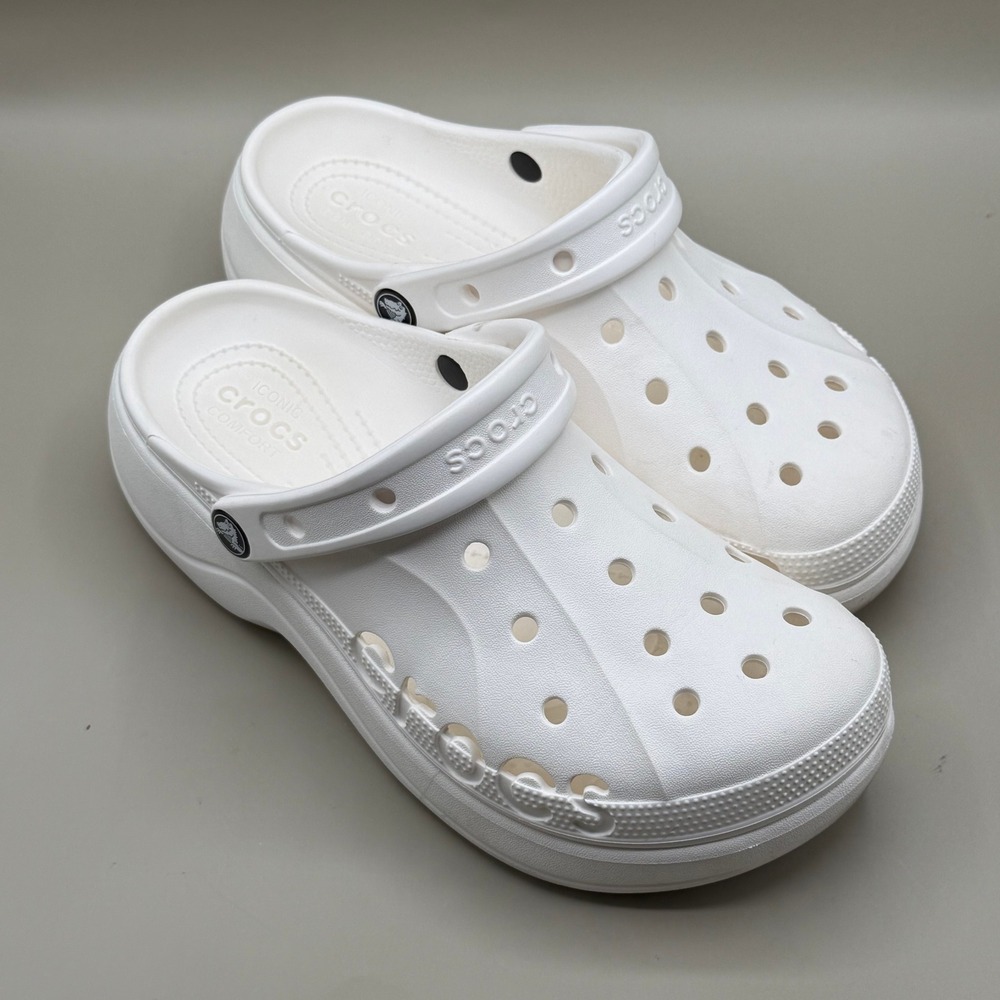 Crocs Classic Clogs White Women's Size 8 Lightweight Comfort Slip On Shoes